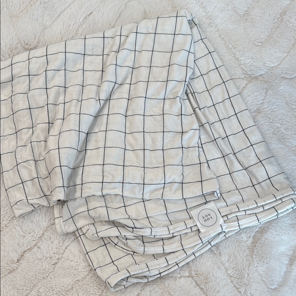 Lou Lou Grid Pattern Swaddle